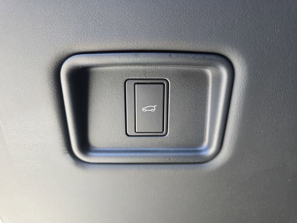 New 2026 Fuji White Land Rover SE LWB image 28
