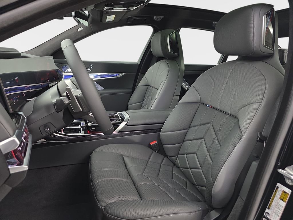 2026 BMW 7 Series 760i - Photo 15
