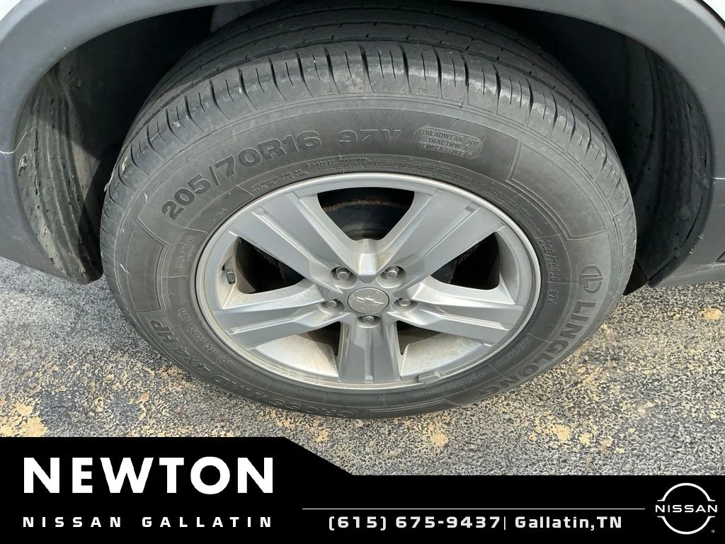 Used 2018 Summit White Chevrolet LT image 20