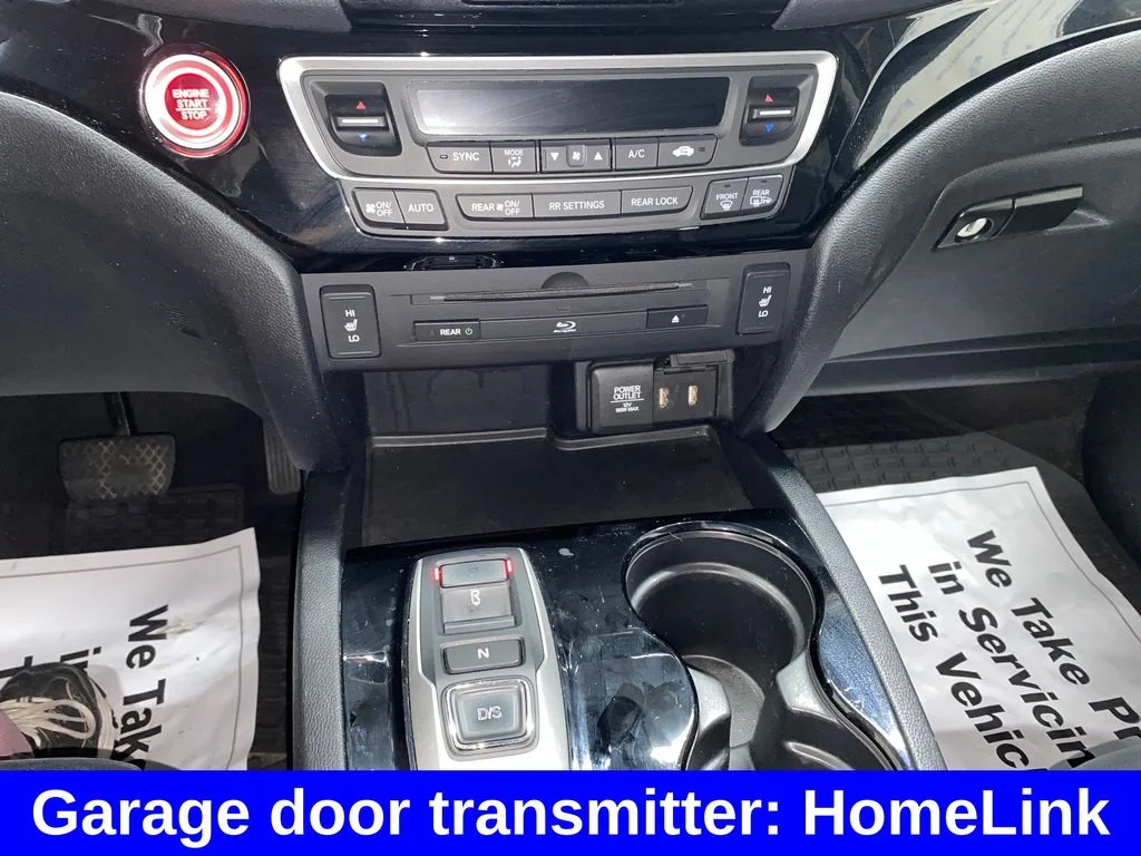 Used 2017  Honda Touring image 22