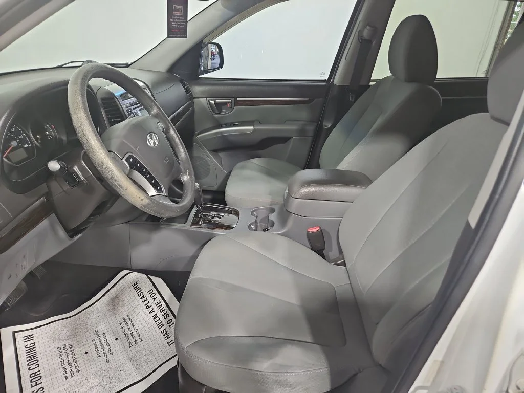 Used 2012 White Hyundai GLS image 10