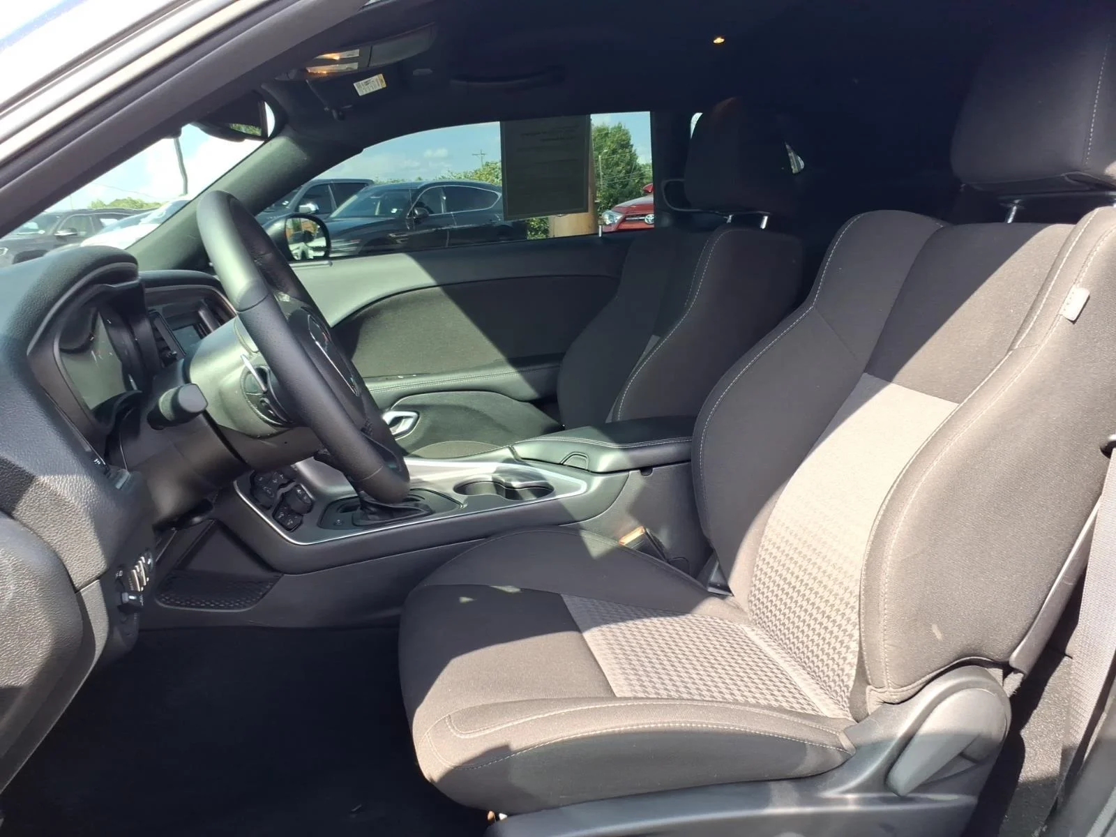 Used 2022  DODGE RT image 16