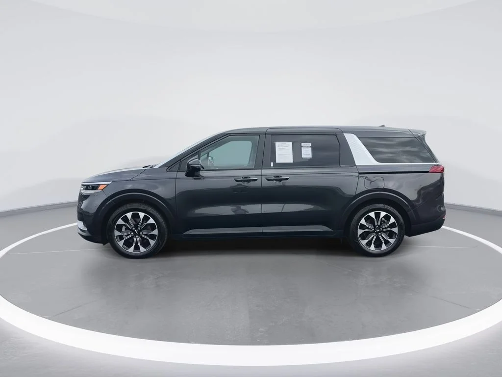 Used 2024 Gray Kia EX image 5
