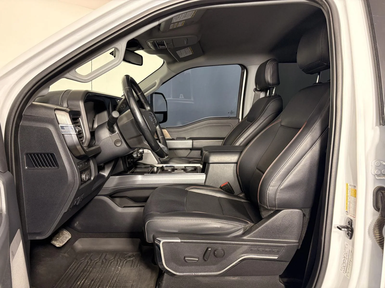 Used 2023 Oxford White Ford LARIAT image 12