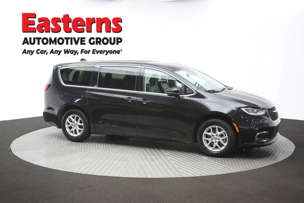 Used 2023 Black Chrysler Touring L image 49