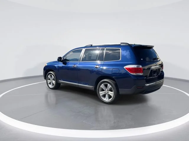 Used 2013 Blue Toyota Limited image 5