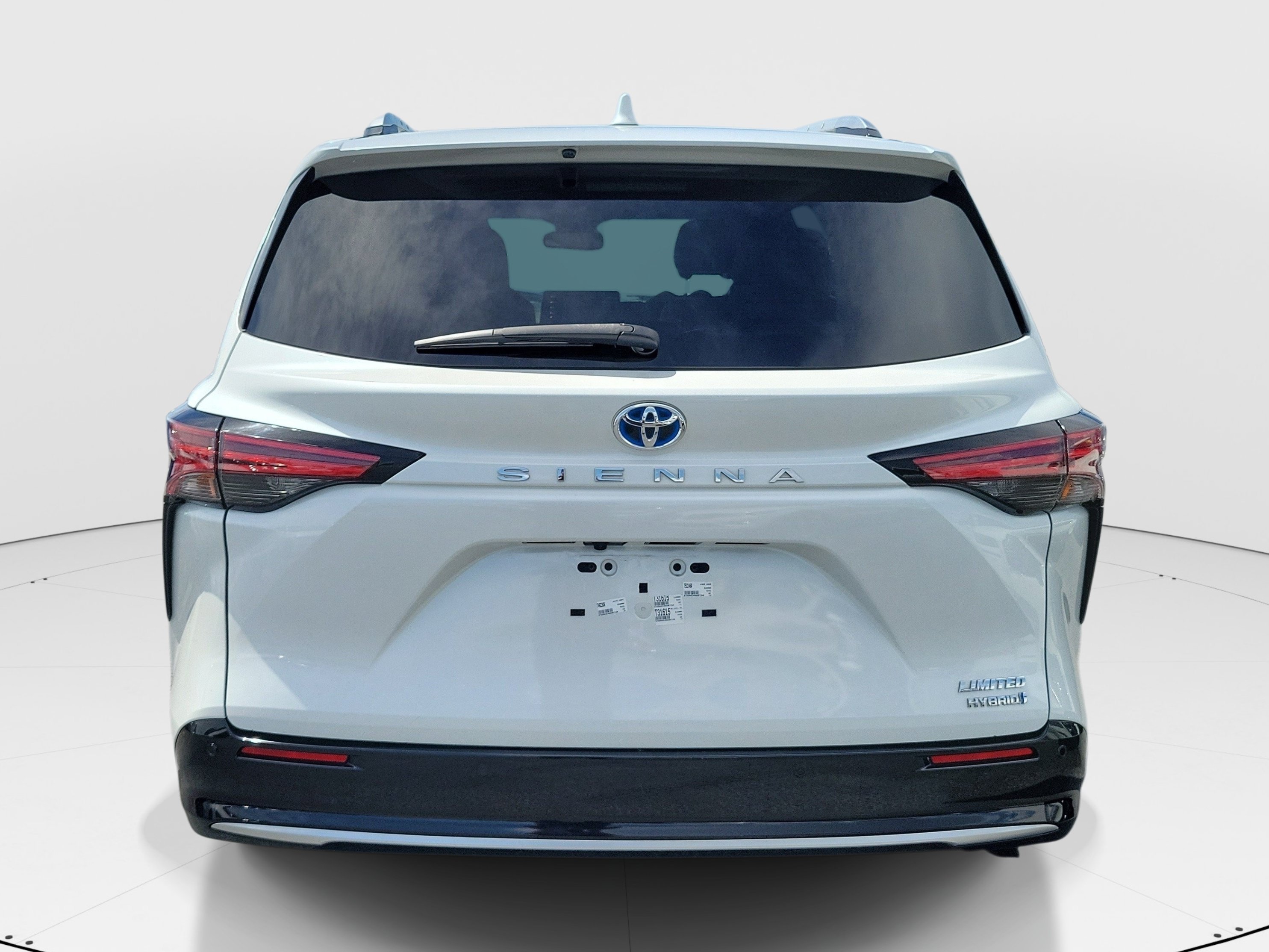 Used 2022 Pearl Toyota Limited image 5