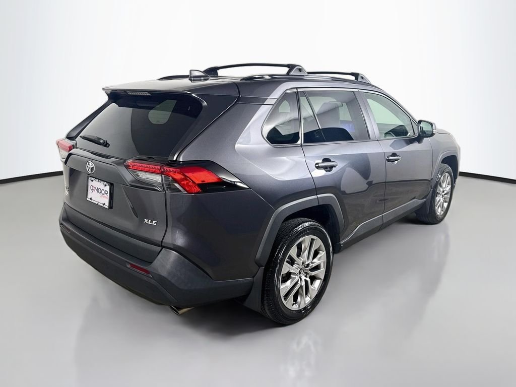Used 2024 Magnetic Gray Metallic Toyota XLE Premium image 7