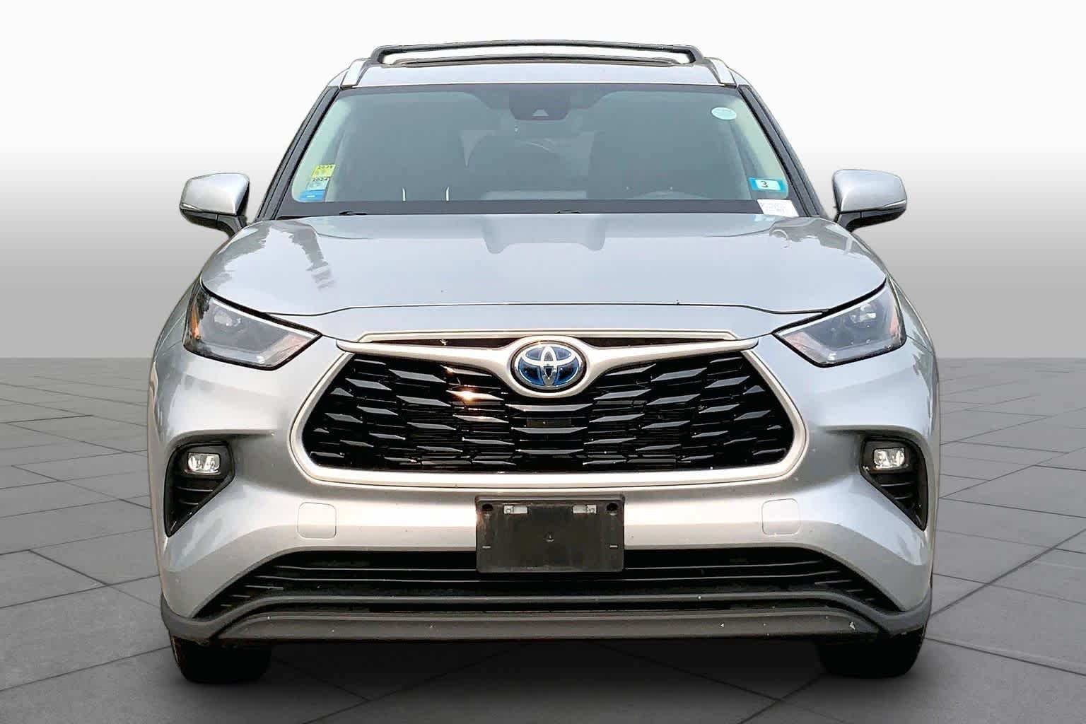 Used 2023 Celestial Silver Metallic Toyota Hybrid XLE image 4