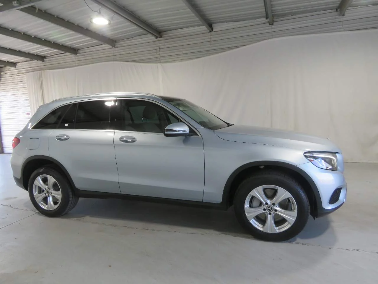 Used 2018 Lunar Blue Metallic Mercedes-Benz GLC 300 image 7