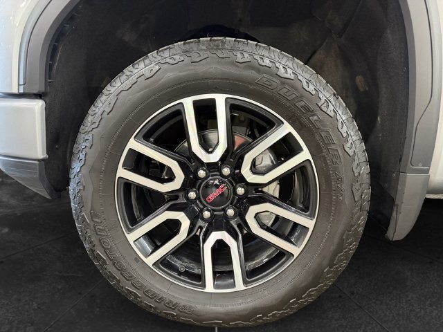 Used 2025 Sterling Metallic GMC AT4 image 9