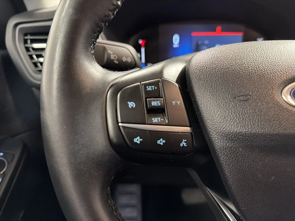Used 2023 Black Ford Active image 17