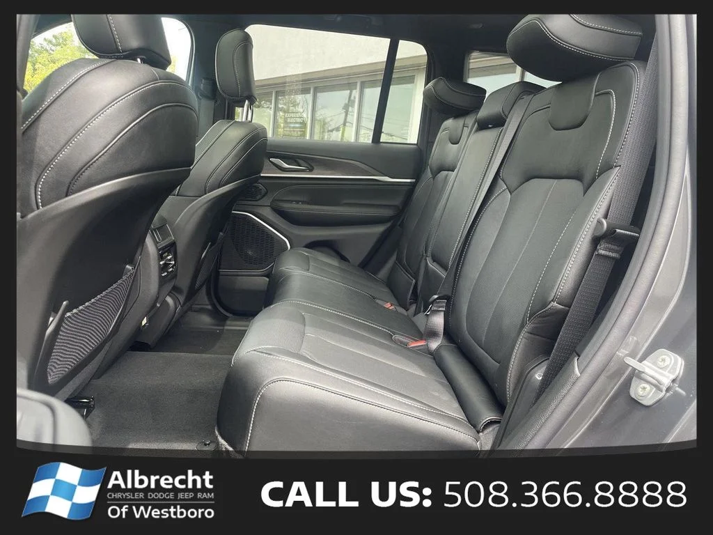 New 2026 Baltic Gray Metallic Clear-Coat Exterior Paint Jeep Limited Reserve image 12