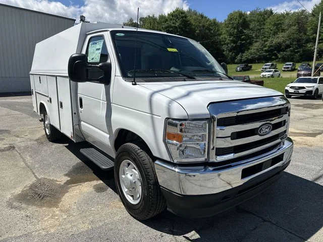 New 2027 Oxford White Ford E-350 SRW image 11