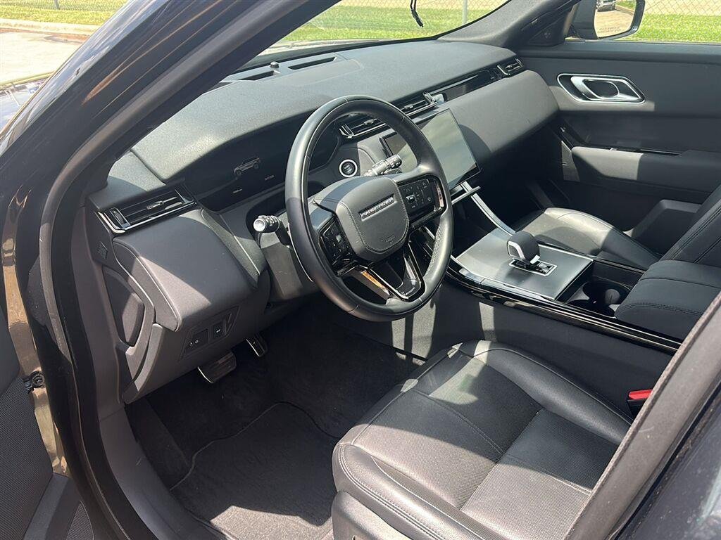 Used 2024 Arroios Grey Metallic Land Rover Dynamic SE image 9