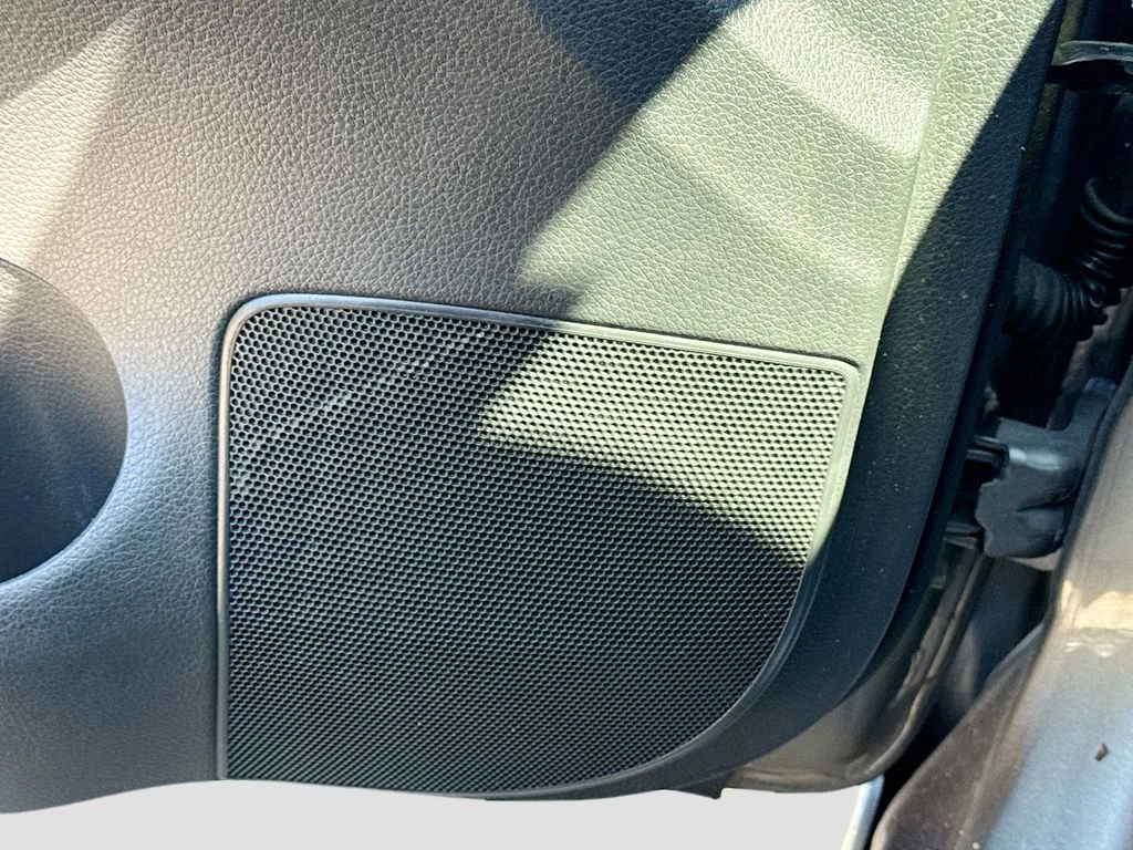 Used 2018 Gray Nissan S image 21