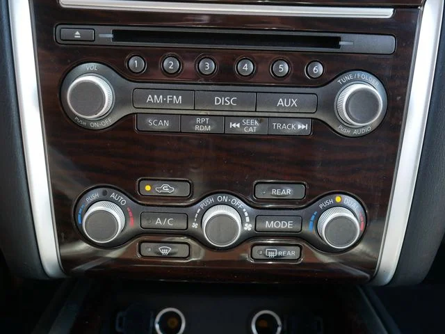Used 2015 Gray Nissan SL image 33