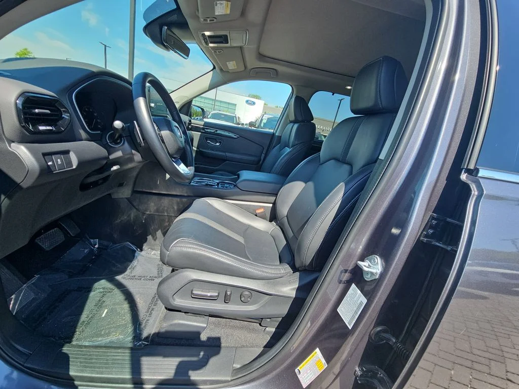 Used 2023  Honda Touring image 15