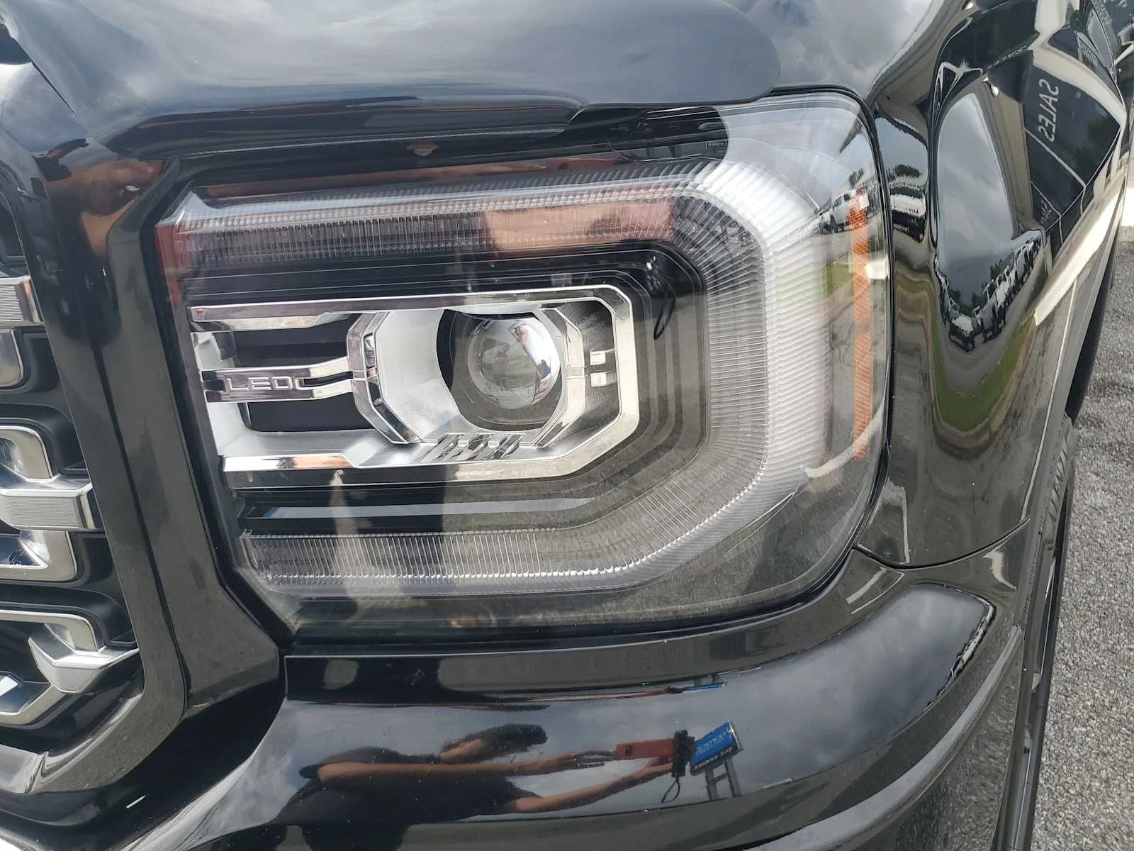 Used 2018 ONYX BLACK GMC SLT image 11