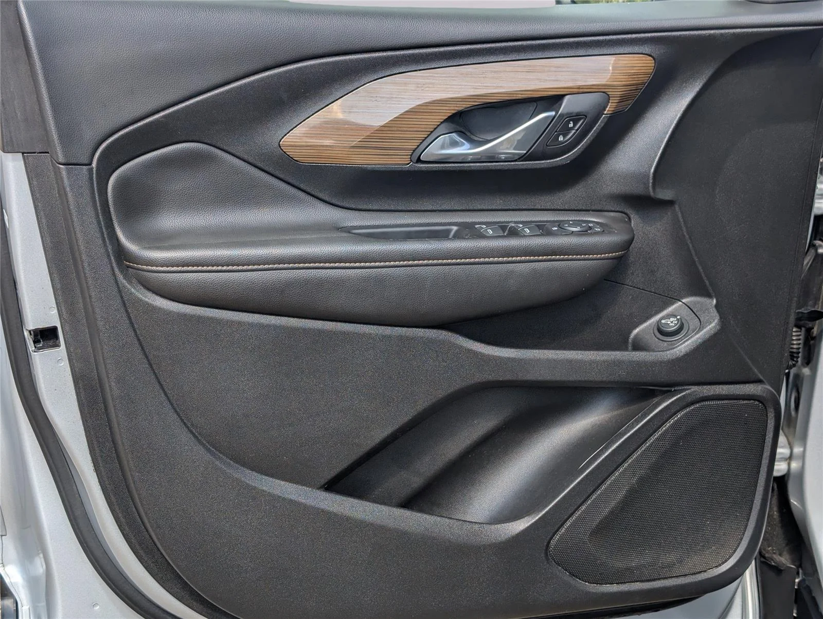 Used 2020 QUICKSILVER METALLIC GMC SLE image 8