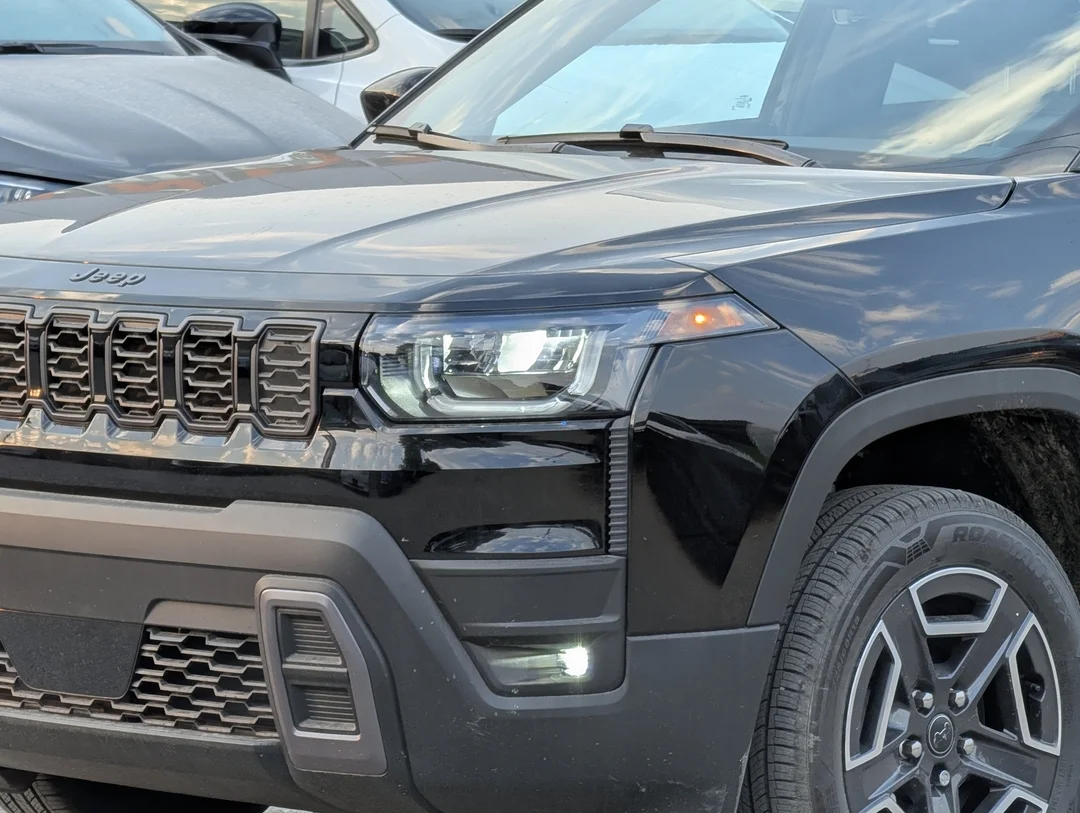 New 2026 Black Jeep Laredo - - 4x4 - 1.6L Turbo Hybrid - Uconnect 5 w/ 12.3 Screen & More! image 10