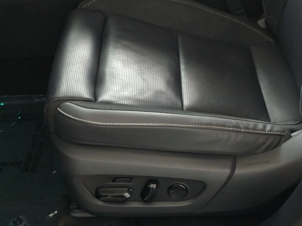 Certified Used 2025  Lexus 450h+ Luxury image 28