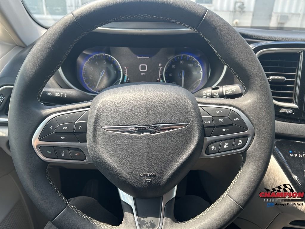 Used 2024 Black Chrysler Touring L image 18