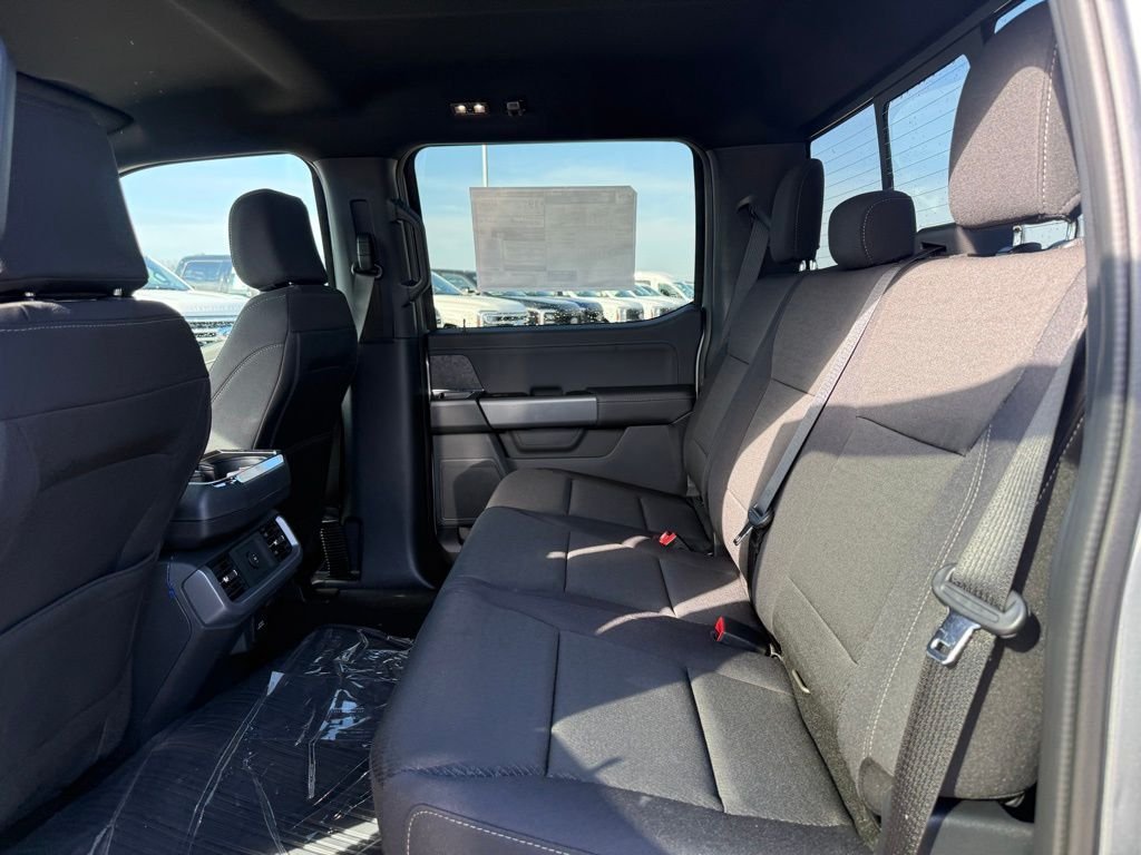 New 2026 Iconic Silver Metallic Ford XLT image 9