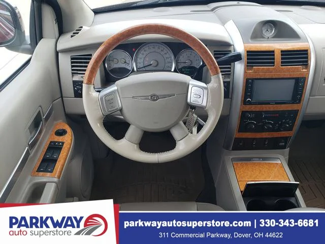 Used 2008 Red Chrysler Limited image 19
