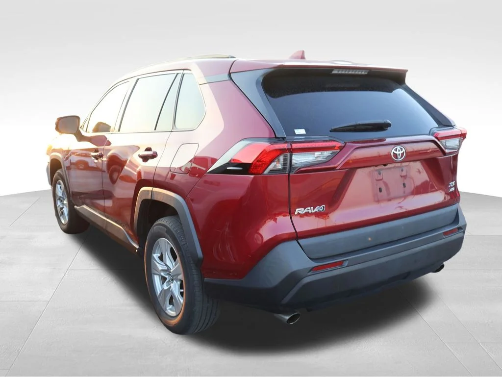 Used 2021 Red Toyota XLE image 21