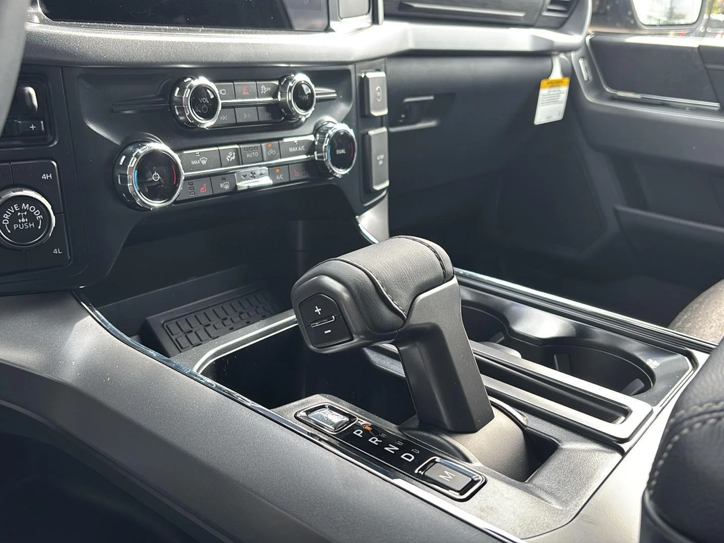 New 2026 Carbonized Gray Metallic Ford XLT image 16