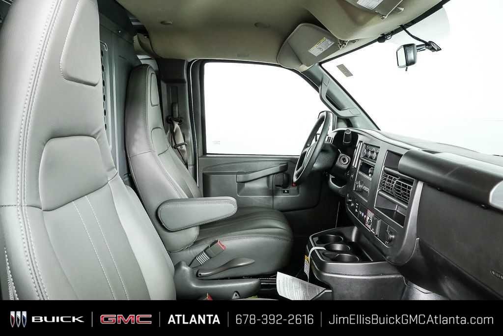 New 2025 Summit White GMC Work Van image 18