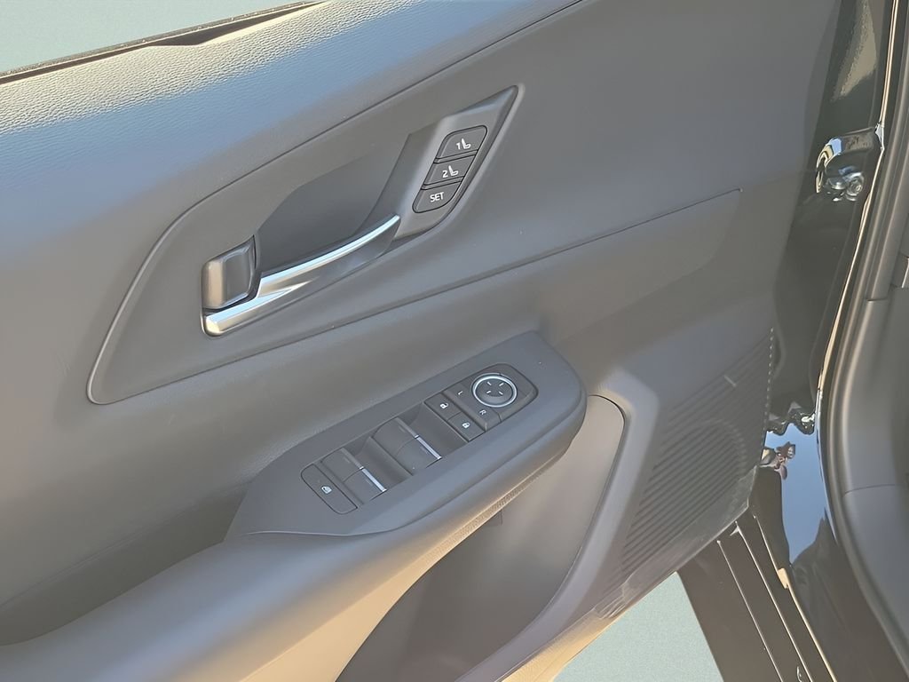 2026 Toyota Prius Plug-in Hybrid XSE Premium - Photo 38