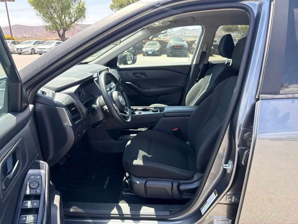 Used 2024 Gray Nissan S image 22