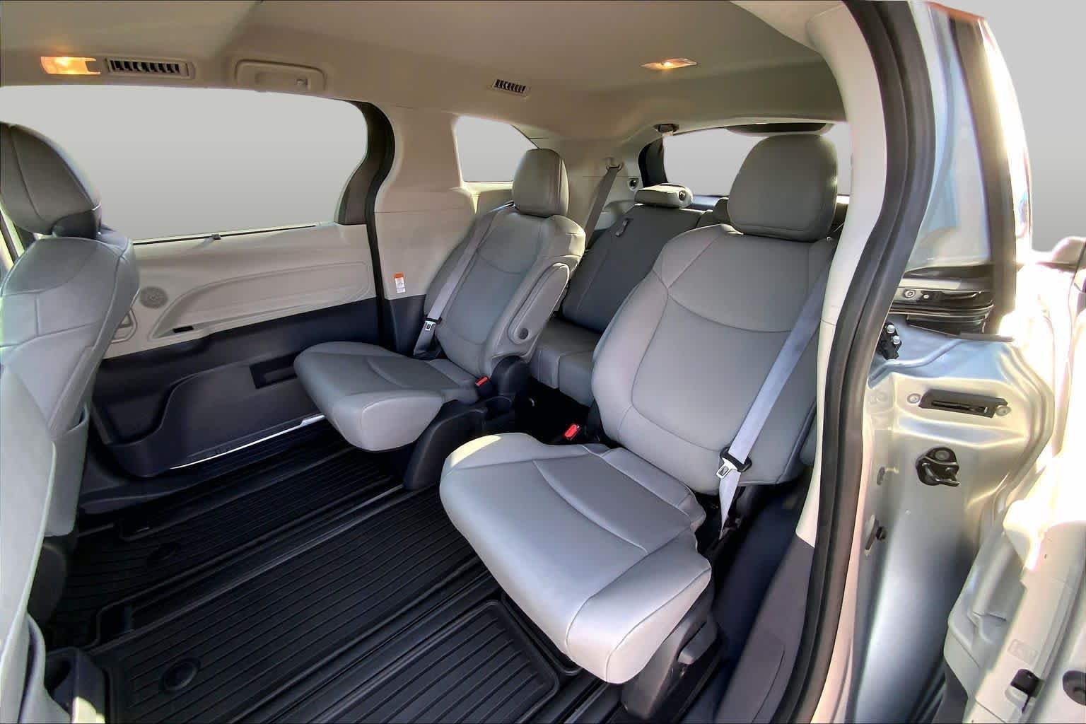 Used 2022 Celestial Silver Metallic Toyota XLE image 20