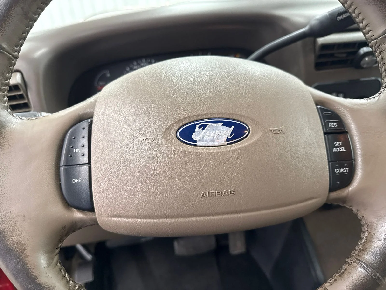 Used 2003 Red Ford XL image 16
