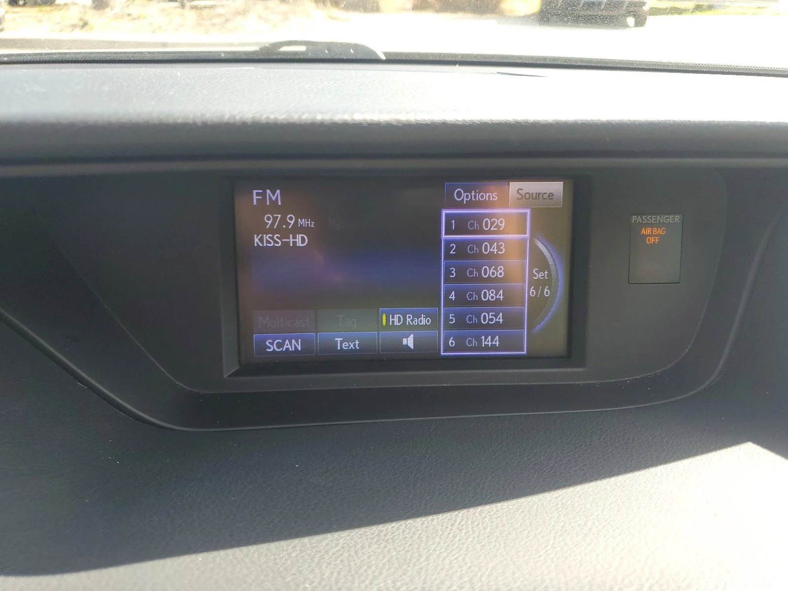 Used 2014  Lexus  image 21