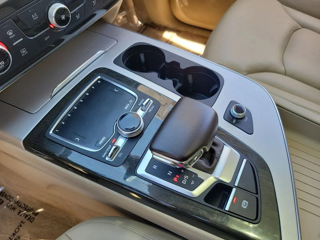 Used 2019 Carrara White Audi 45 Premium image 13