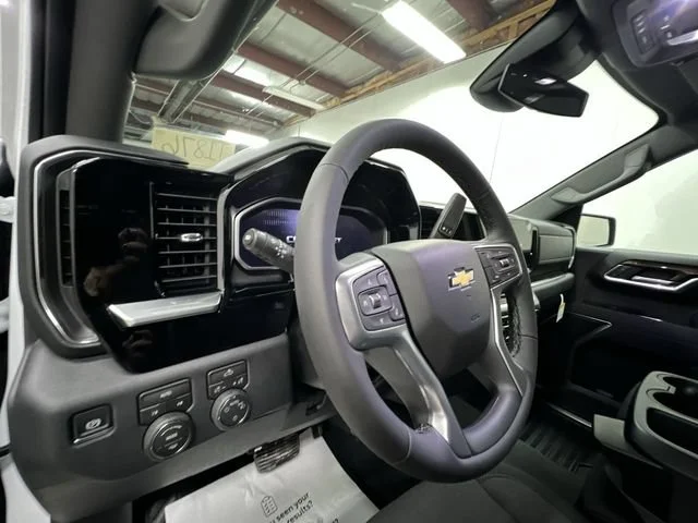 2026 Chevrolet Silverado 1500 LT - Photo 10
