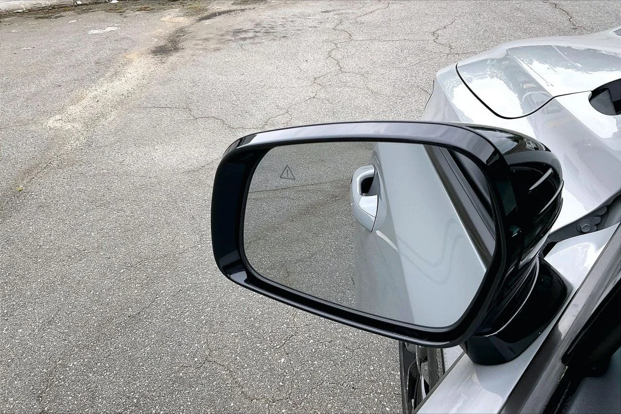 Used 2023 Gray Kia SX image 31