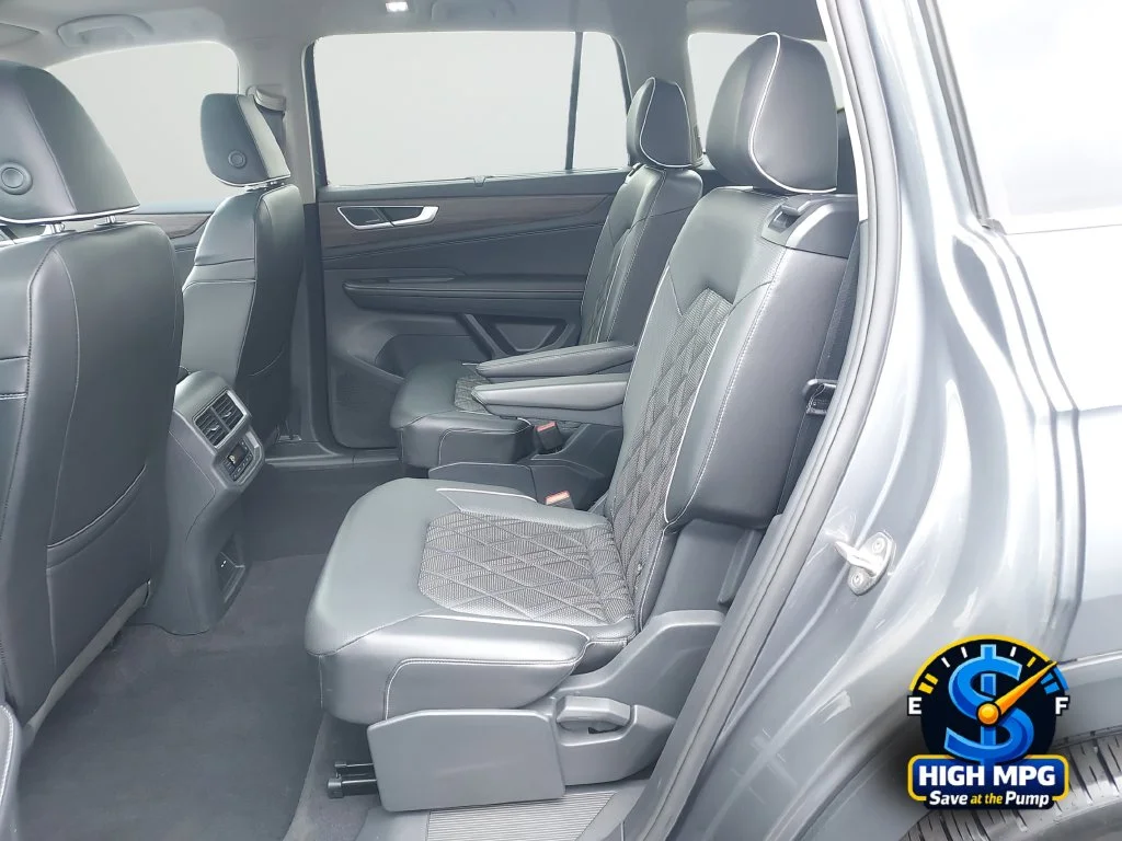 Used 2024 Gray Volkswagen 2.0T SEL Premium R-Line image 33
