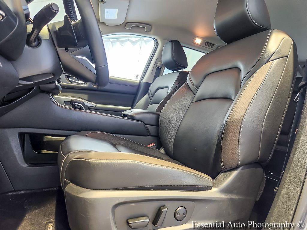 Used 2025 Gun Metallic Nissan SL image 7