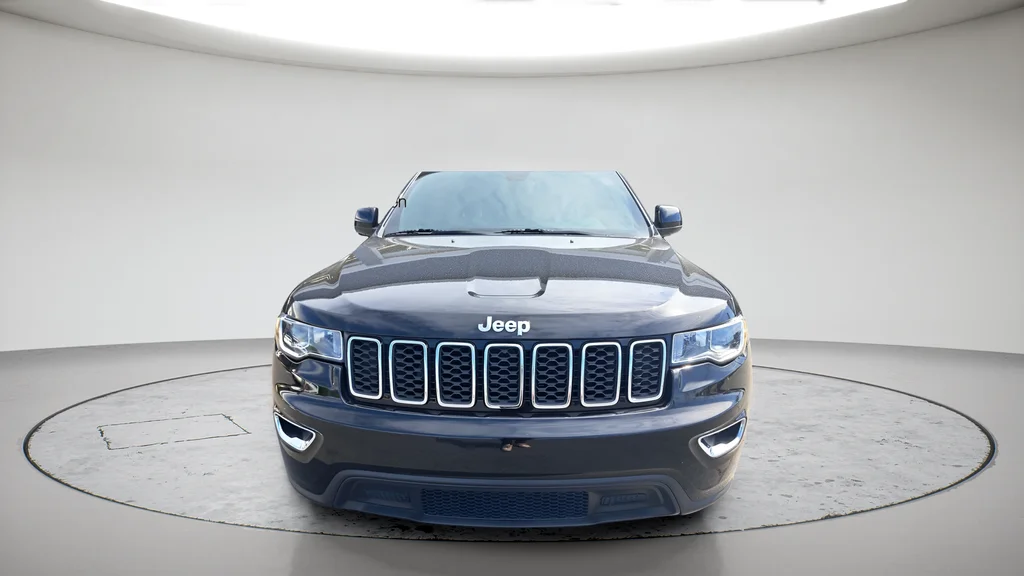 Used 2020 Black Jeep Laredo E image 8