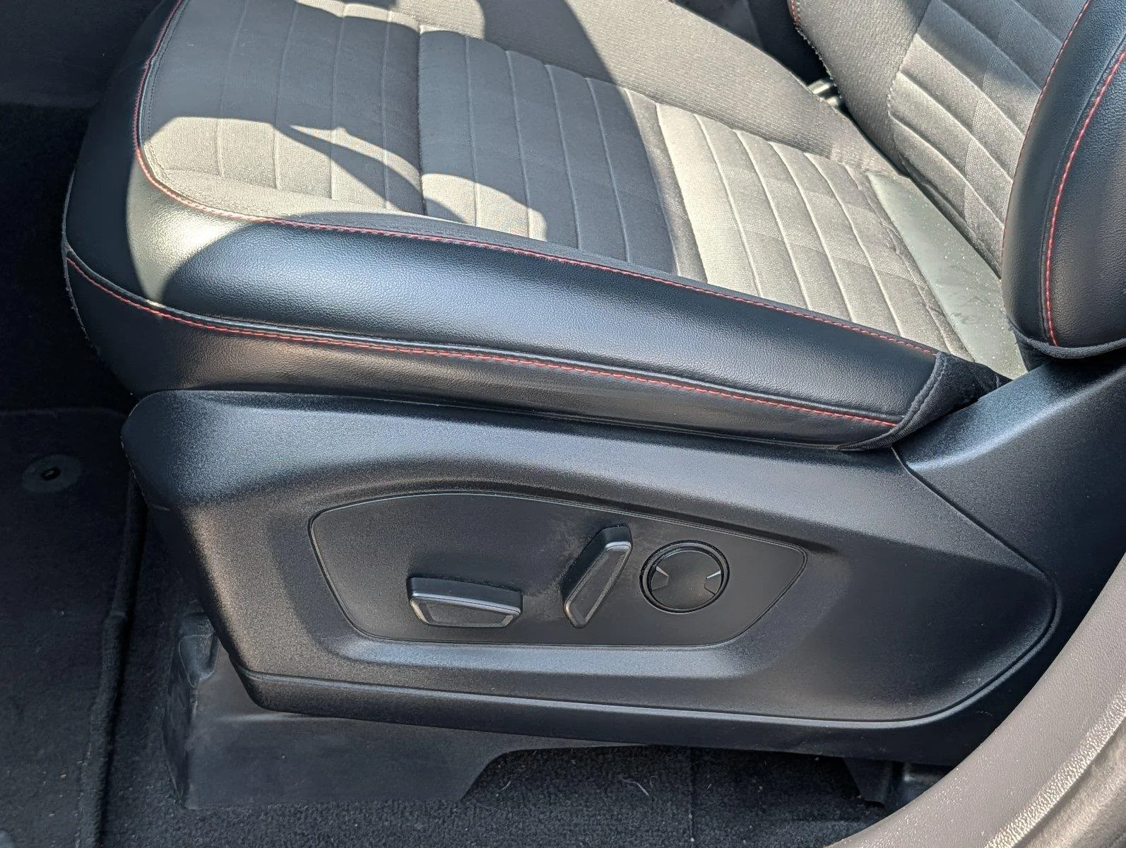 Used 2025 Carbonized Gray Ford ST-Line image 11
