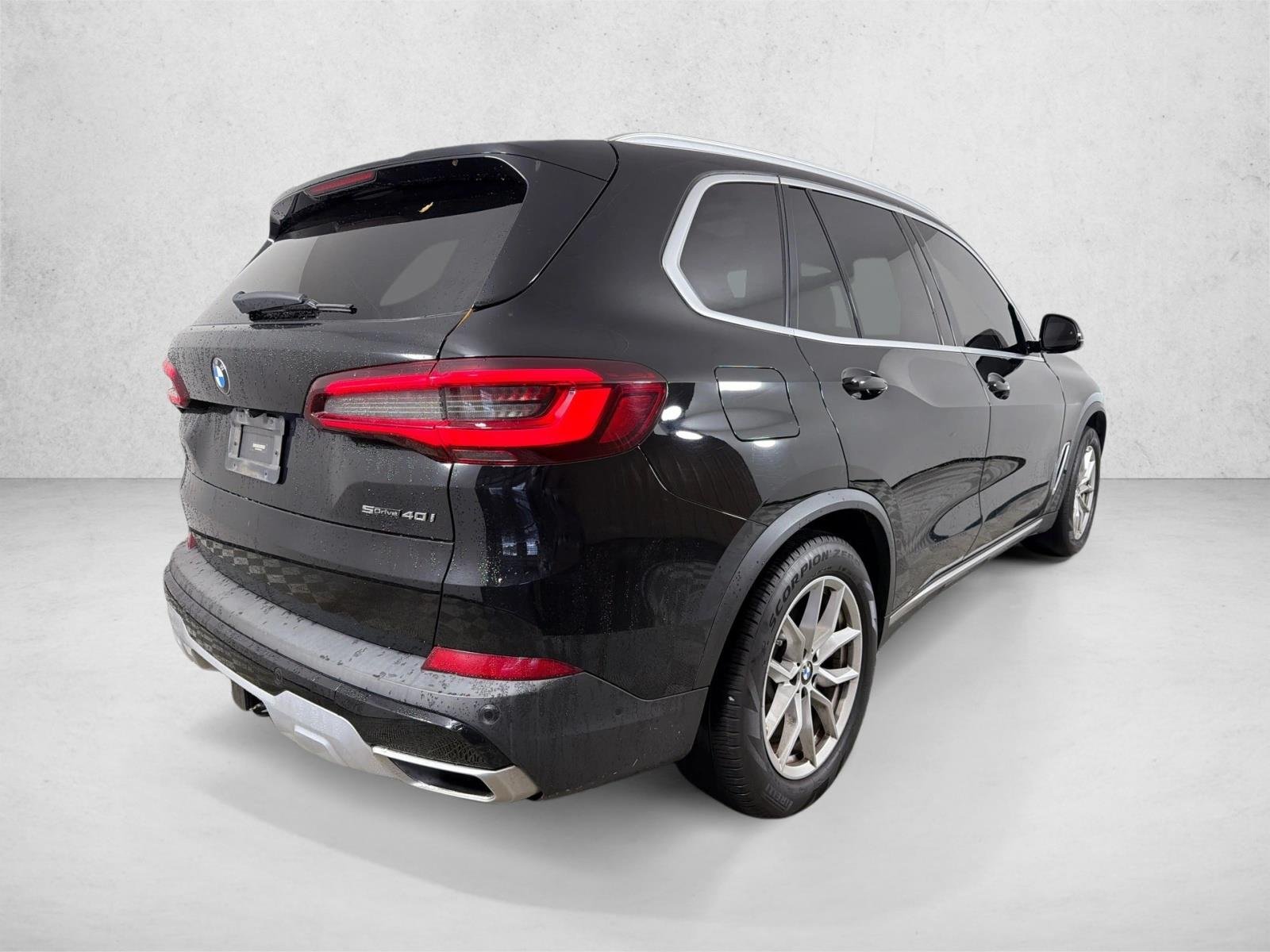 Used 2021 Jet Black BMW sDrive40i image 5