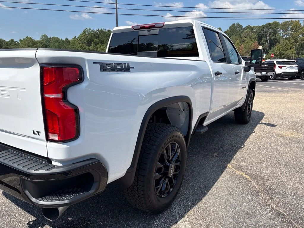 New 2026 Summit White Chevrolet LT image 33