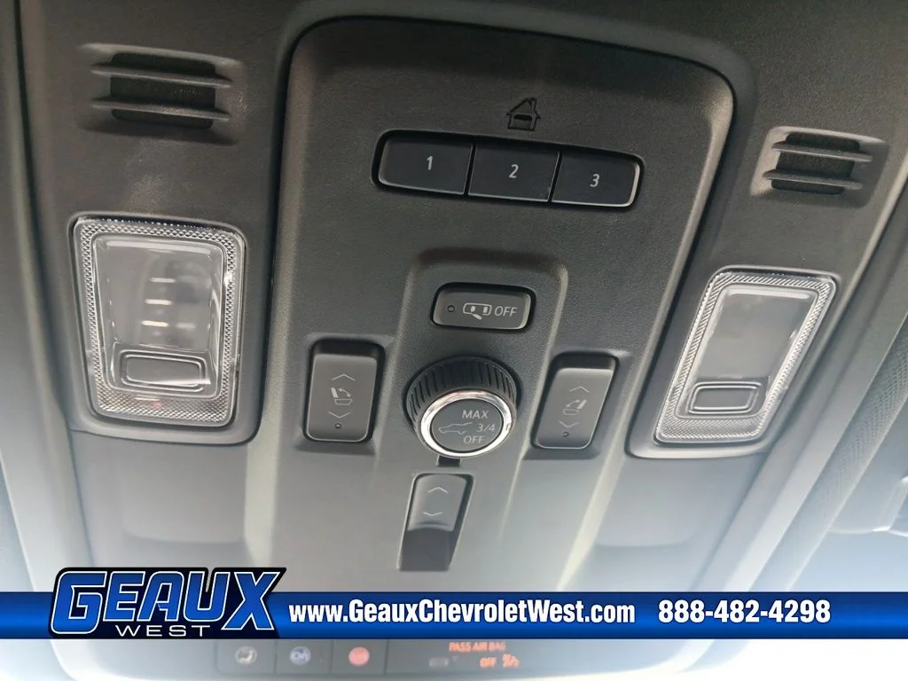 Used 2024 Gray Chevrolet Z71 image 20