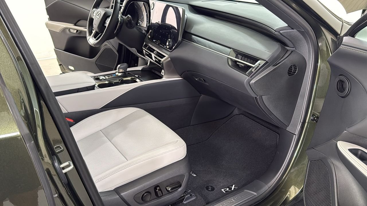 Used 2025 Green Lexus 350h Premium image 18