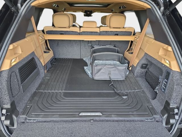 New 2026 Santorini Black Land Rover Autobiography 7 Passenger image 10