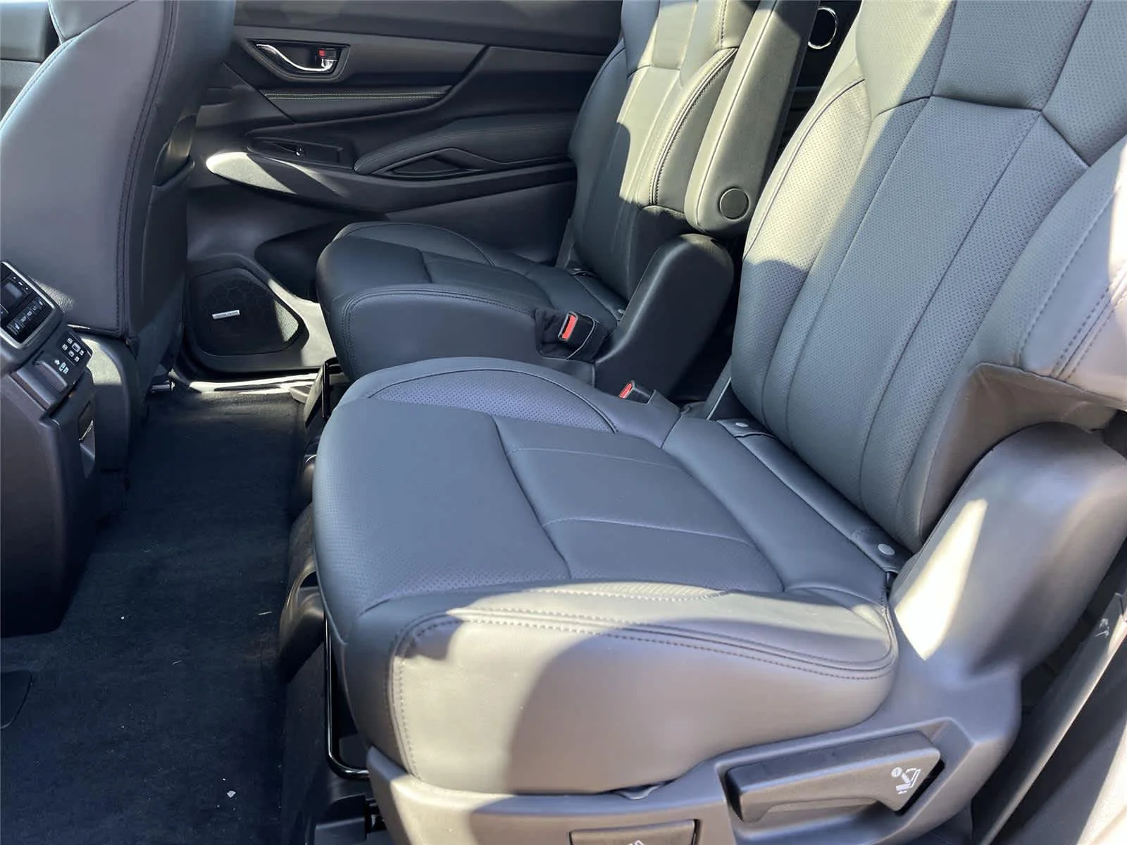 New 2026 AUTUMN GREEN METALLIC Subaru Onyx Edition Touring 7-Passenger image 15